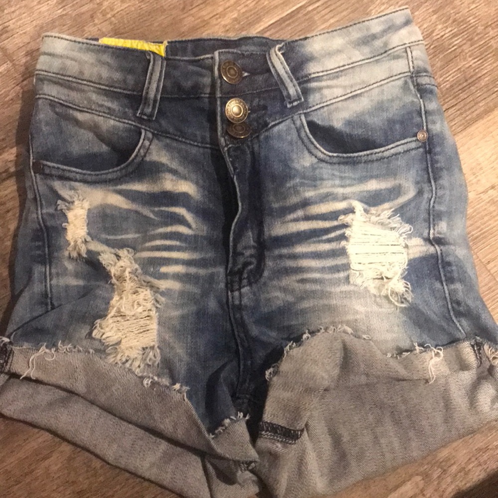 Machine denim shorts